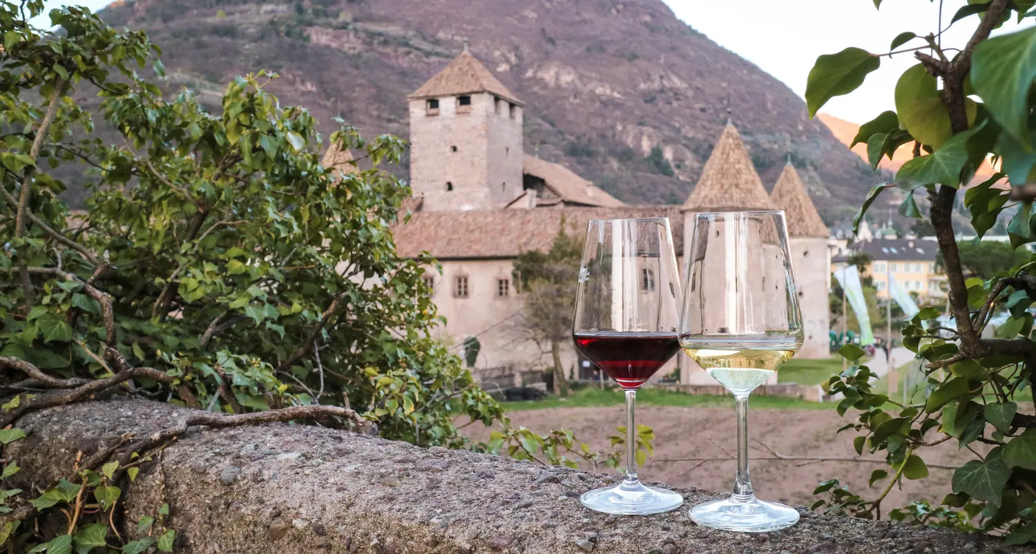 Bolzano celebra il vino: torna la Mostra dei Vini a Castel Mareccio