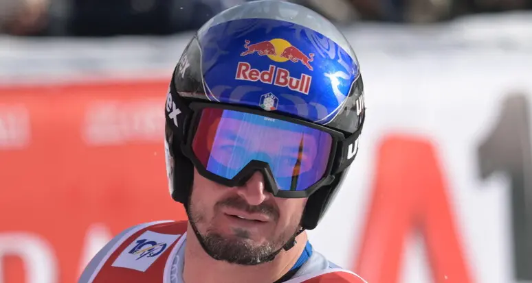 Paris terzo nella discesa libera di Kitzbühel, vittoria bis per l’asso francese Sarrazin