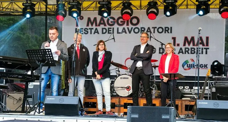 Kompatscher: «Garantire ai lavoratori stipendi adeguati e alloggi a prezzi accessibili»