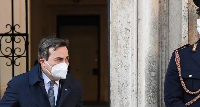 Amendola: piano Ue su migranti non ci piace, duro negoziato
