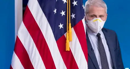 Fauci: “Usa sulla soglia del convivere con il virus”