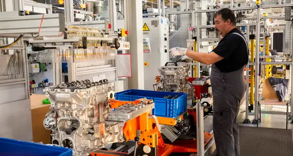 Assoimprenditori Alto Adige: “Nell'industria 9 su 10 sono posti fissi. In un anno creati oltre 10.000 nuovi posti