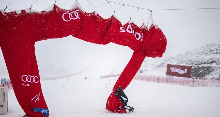Caldo e pioggia: cancellato il gigante donne di Sölden, gara d'esordio della stagione