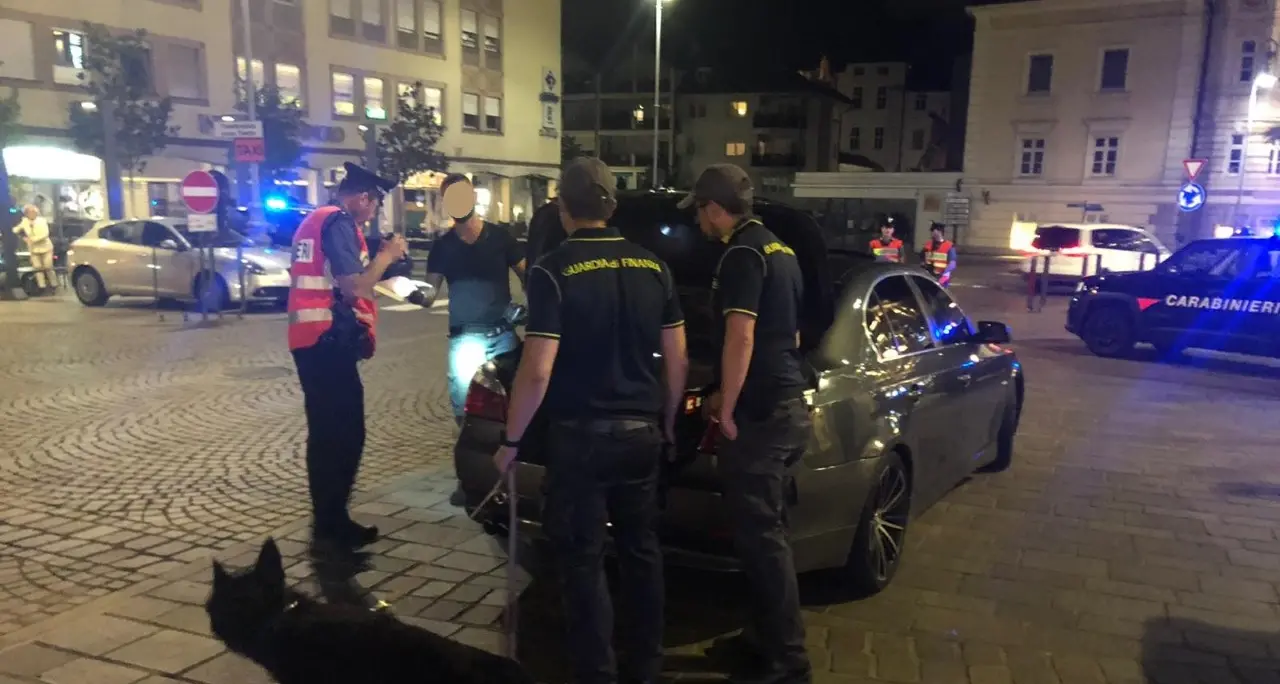 Merano, controlli a tappeto dei carabinieri: identificati i cinque partecipanti a una rissa