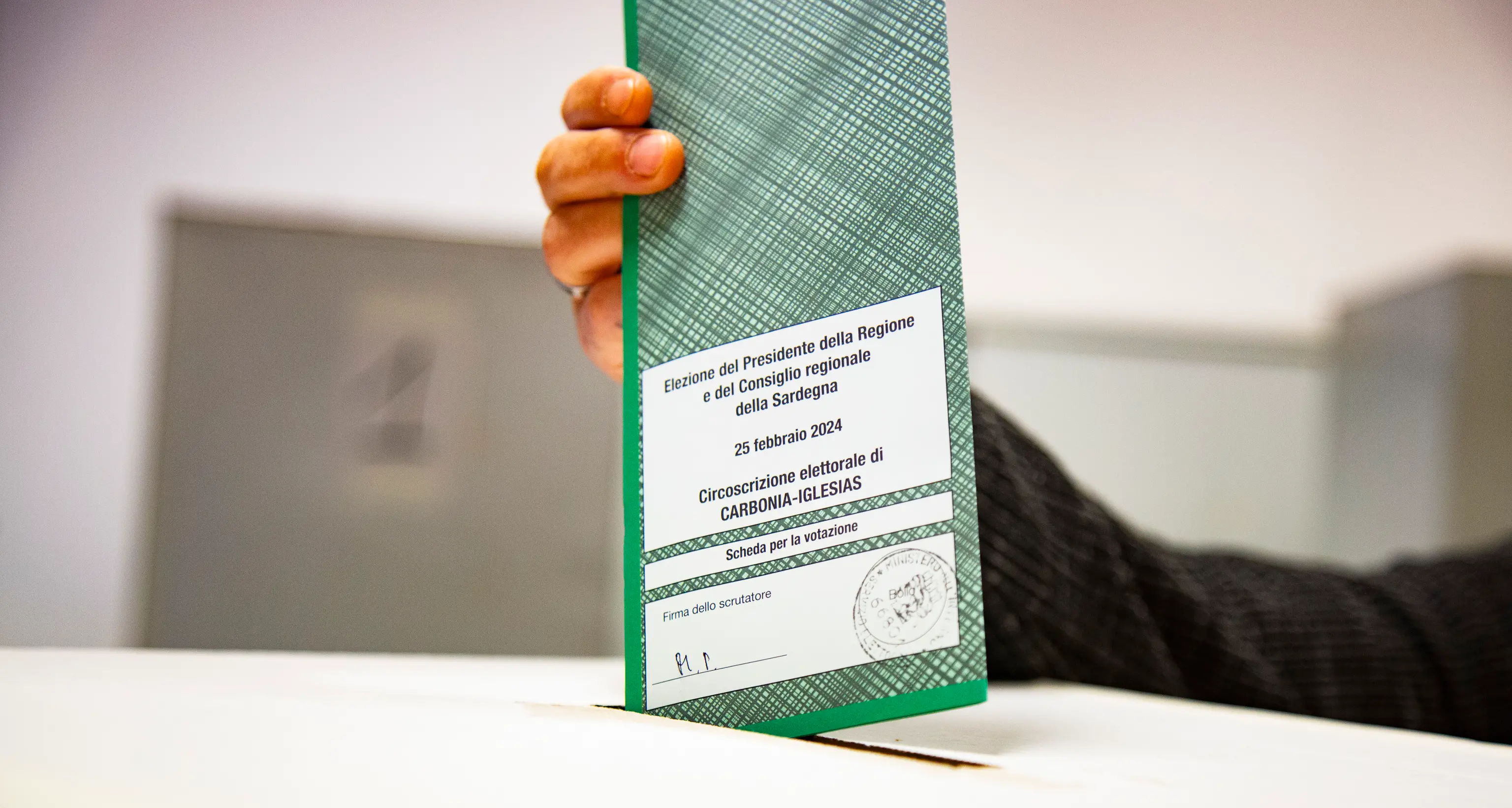 Sardegna: 1.710 sezioni su 1844; Todde 45,3%, Truzzu 45,1%