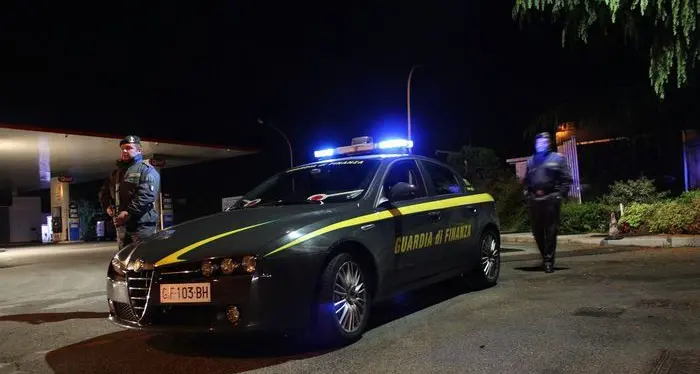 Immigrazione clandestina, passatore arrestato: trasportava sei indiani verso l’Italia