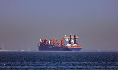 Ukmto, 'nave colpita da proiettile nello stretto di Hormuz, un ferito'