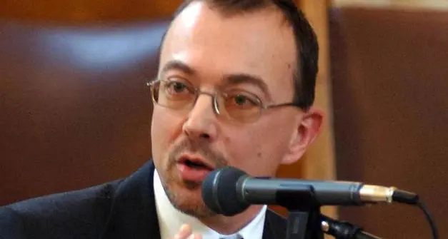 La diocesi fa retromarcia: revocata la nomina di don Giorgio Carli