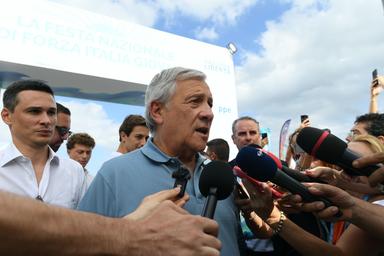 Tajani, 'non ci saranno elezioni anticipate, governo stabile'