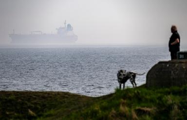 Reuters, Usa valutano allentamento delle sanzioni su navi della 'flotta ombra'