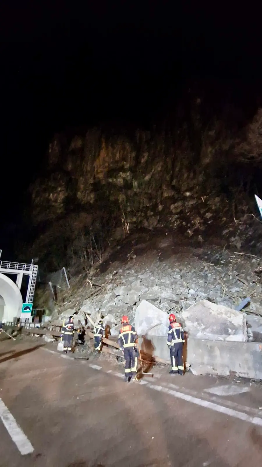 A22 riaperta parzialmente dopo la frana a nord di Bolzano