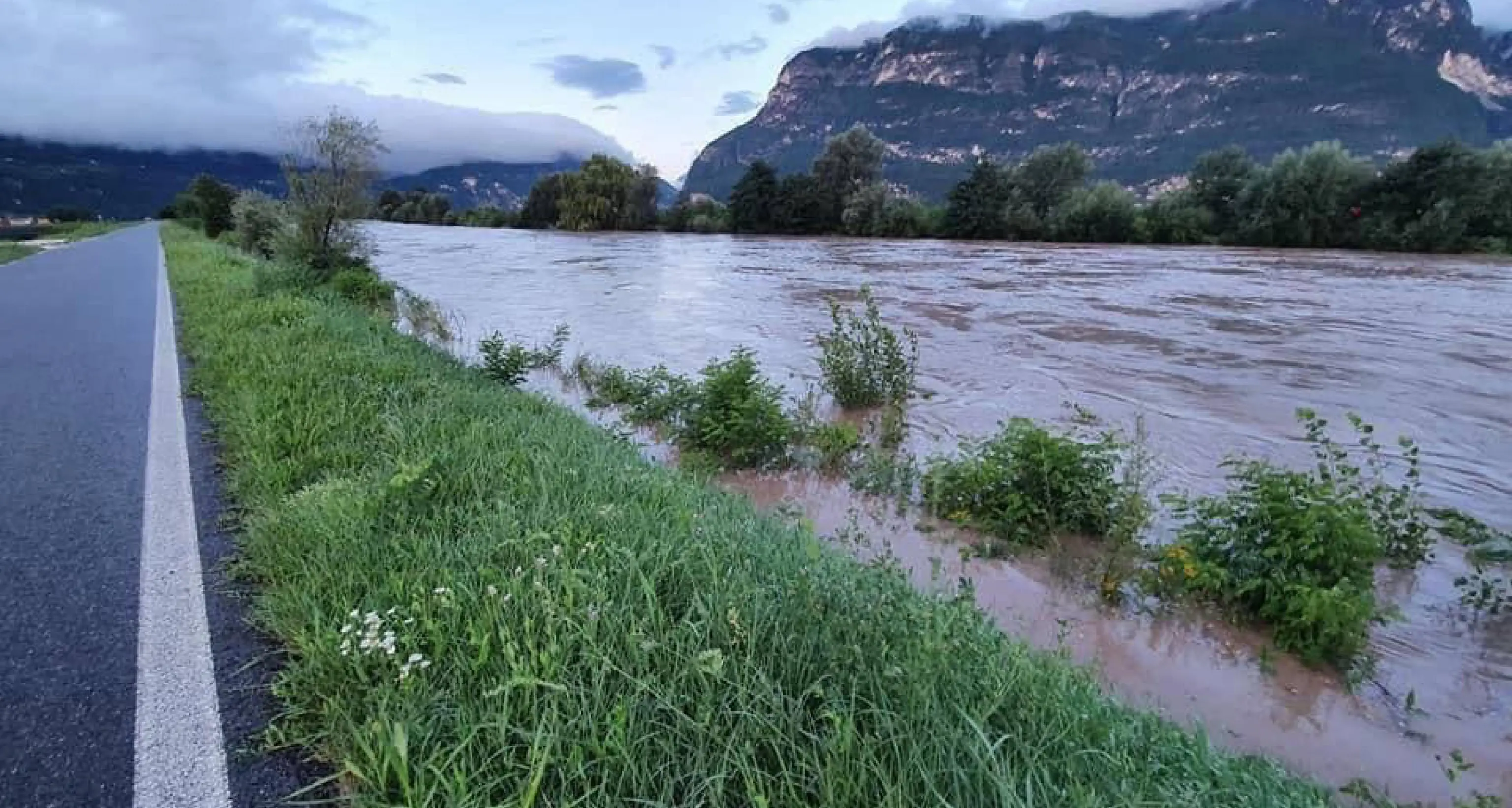 Maltempo, allerta “moderata” per 24 ore in Alto Adige