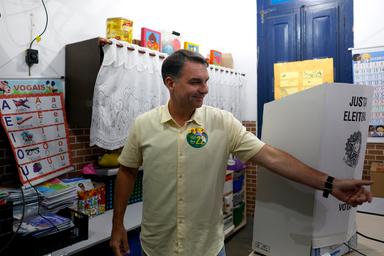 A circa 40% dello scrutinio Bolsonaro avanti su Lula, favorito al ballottaggio