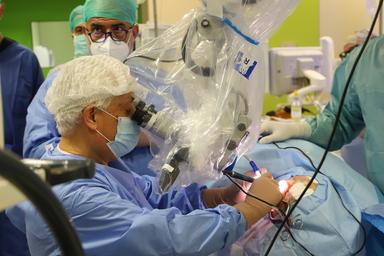Orecchio bionico di ultima generazione, primo intervento in Italia