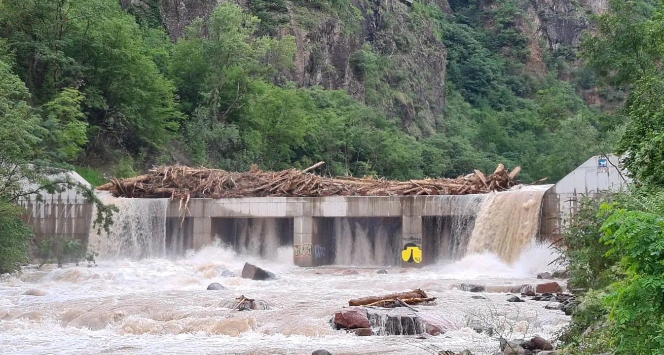 Maltempo, in Alto Adige situazione sotto controllo ma i pericoli rimangono: l’allerta meteo rimane alta
