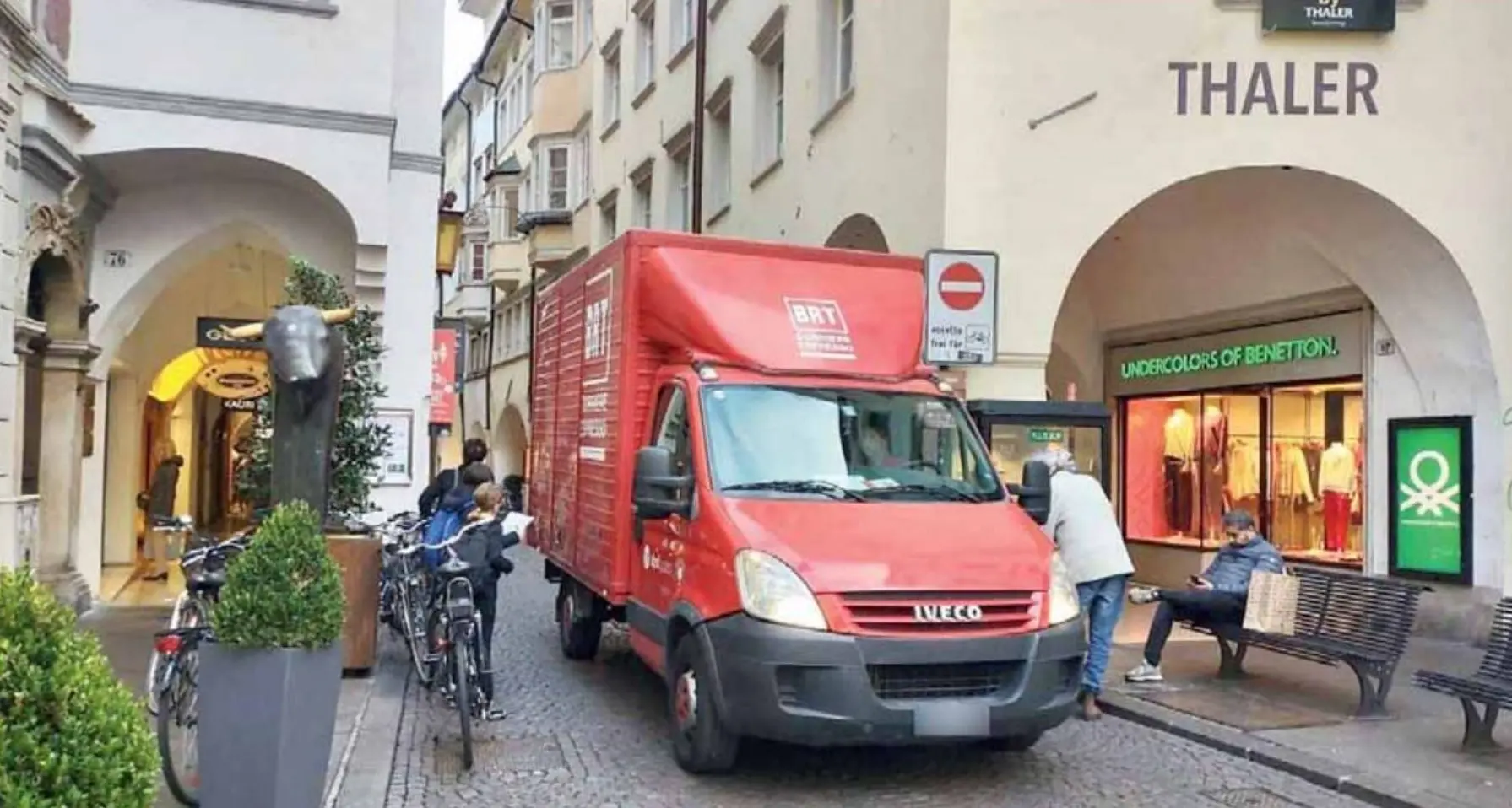 Ztl, cancellati 2.700 permessi e stop ai corrieri al pomeriggio