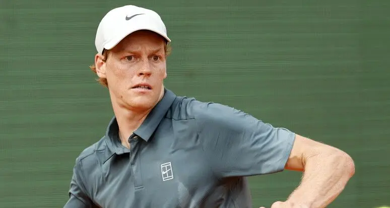 Sinner domina Zverev 6-1 e 6-4 e vola in finale a Montecarlo