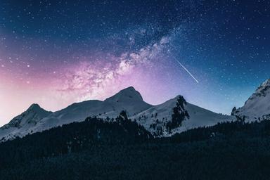 Le stelle cadenti nate dalla cometa di Halley illuminano il cielo