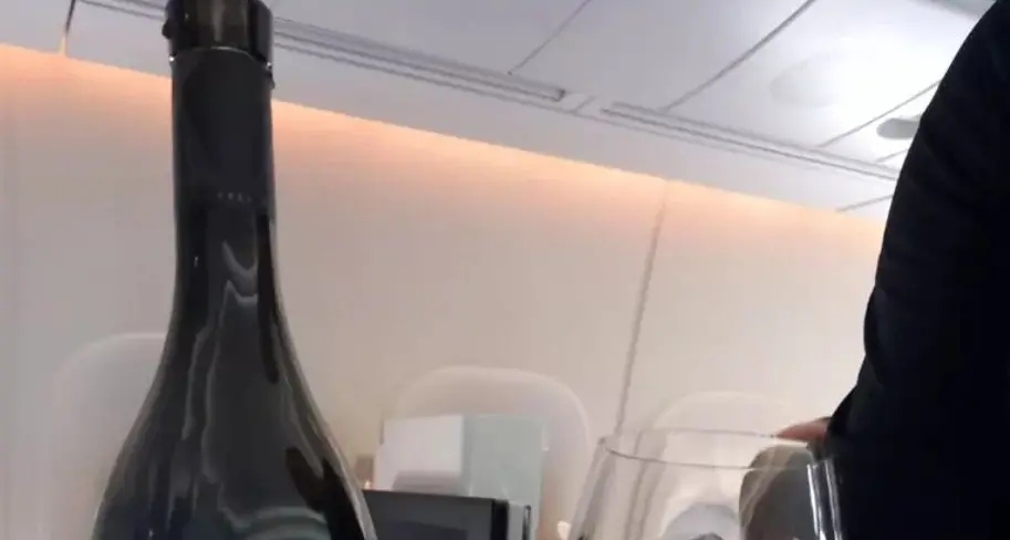 Rosso altoatesino per i passeggeri della più esclusiva classe di volo della Lufthansa