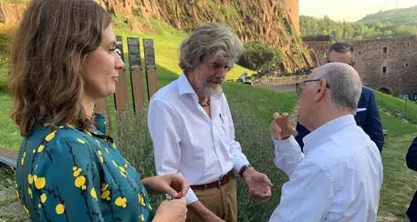 Reinhold Messner a 77 anni si risposa per la terza volta