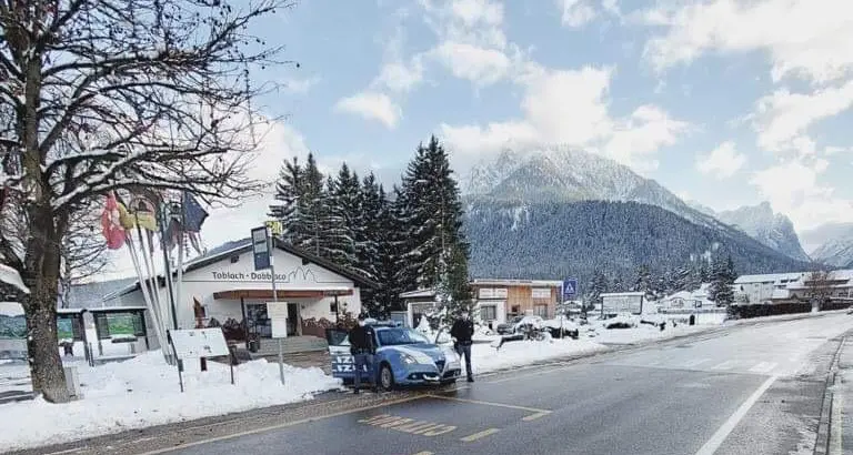Titolare e dipendente senza Green pass, i carabinieri chiudono per due giorni una pasticceria a Dobbiaco