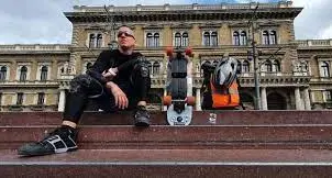 Da Trento a Budapest con l’e-skate, il bolzanino Stefano Rotella entra nel Guinness