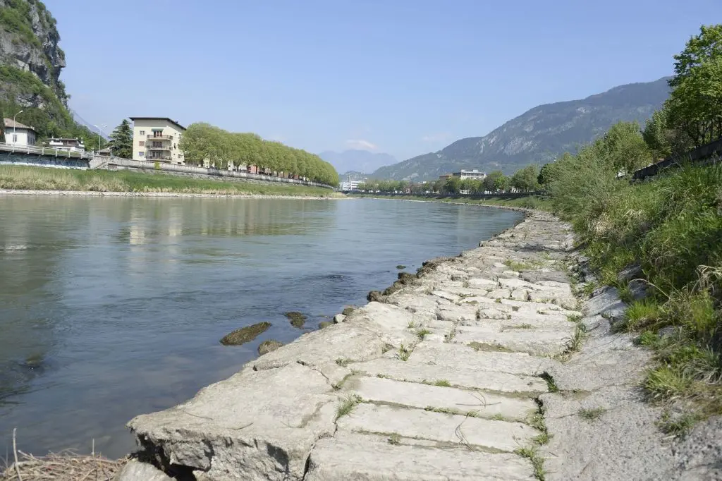 Fiume Adige con portata minima