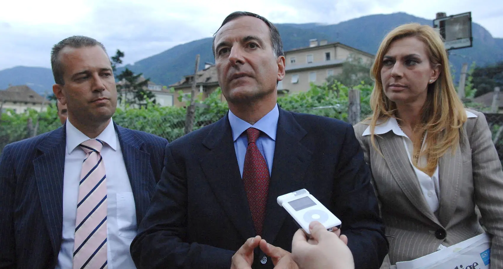 Uomo avvisato... Urzì occhio a Michaela quella “ti jella”