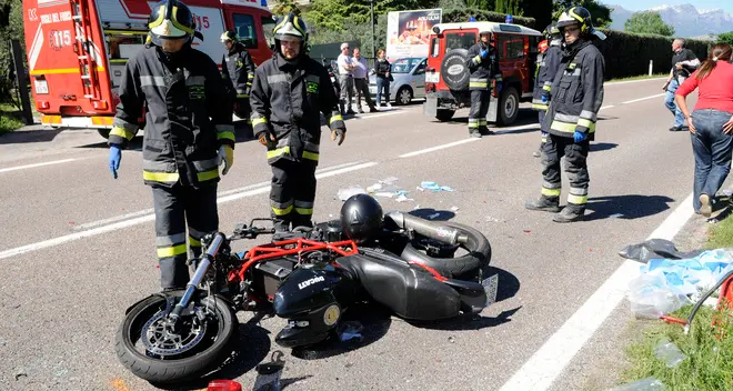 Incidente sulla Mendola, centauro in ospedale