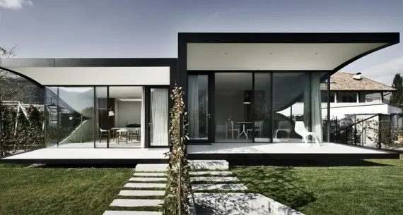 Casa di vetro nell’Agruzzo dell’allievo di Zaha Hadid