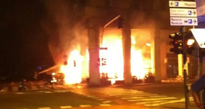 Esplosione devasta il New Pub di corso Libertà