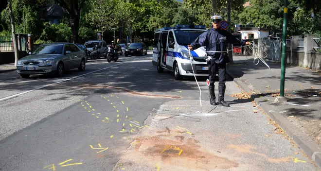Moto contro furgone a Merano. Grave un centauro