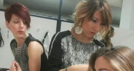 Elena, parrucchiera che insegue la formula delle spa