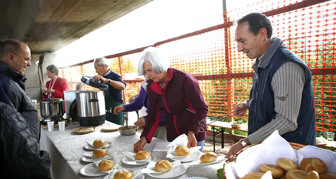 Per la fermata di Casanova, festa a base di birra e salsicce