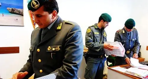 Bolzano, denunciati falsi promotori finanziari: truffa da 100 mila euro