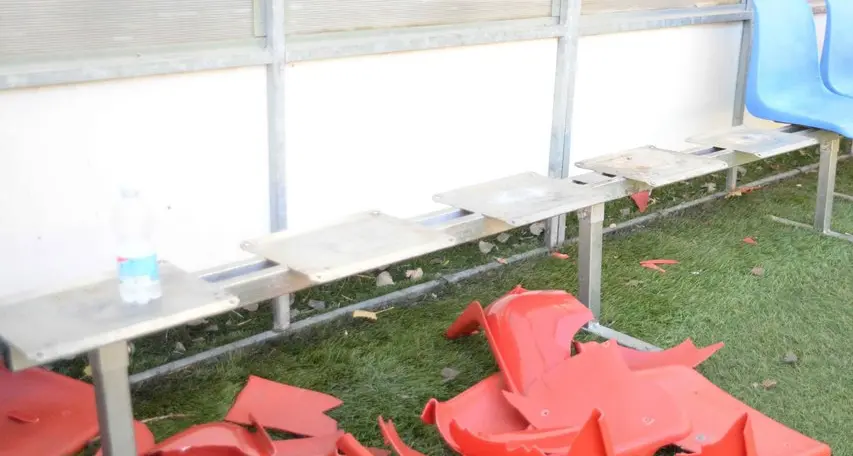 Contro il campo nomadi la protesta in municipio