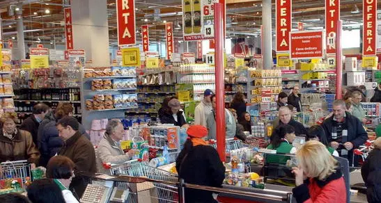 Bolzano: supermercati aperti anche a Santo Stefano
