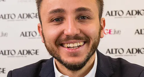 I gay al Comune: «Fateci sposare, e poi le scartoffie»