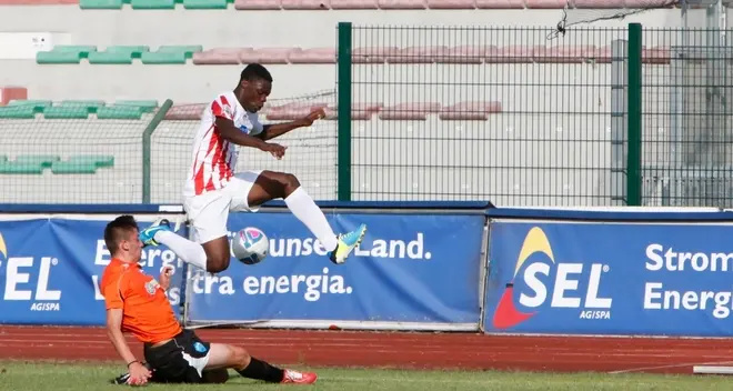 Insulti razzisti a un giocatore di origini ghanesi dell’Fc Alto Adige: 10 turni a Iannini
