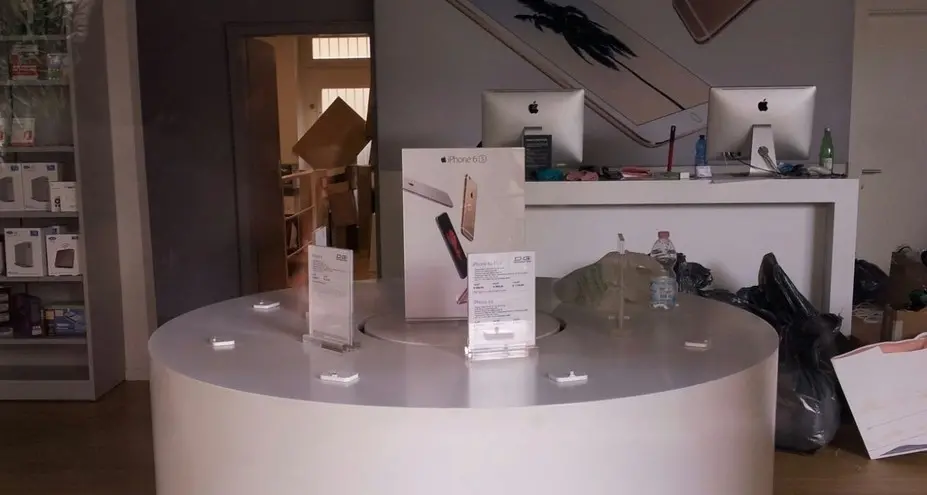 Maxi-colpo alla Apple da 180 mila euro