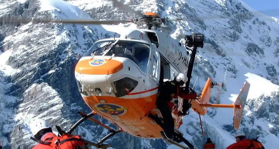 Scialpinista muore travolto dalla slavina