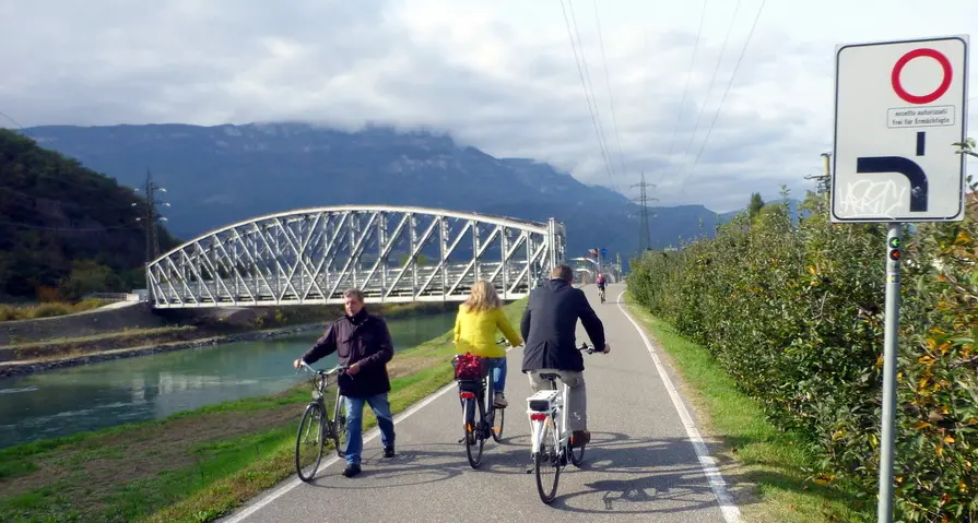 Ponte Adige, nuova pista fra le due vecchie ciclabili