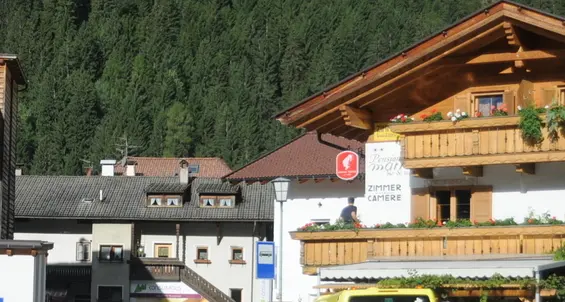 Raid ladresco in Passiria, furti in alberghi e pensioni