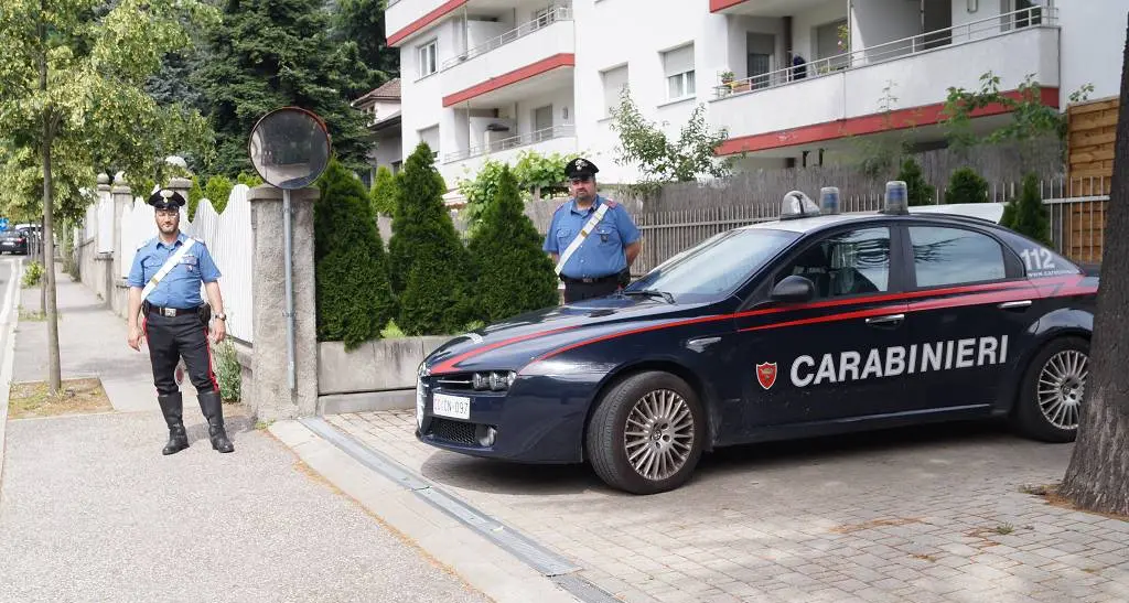 Scippa un'anziana, arrestato un giovane romeno
