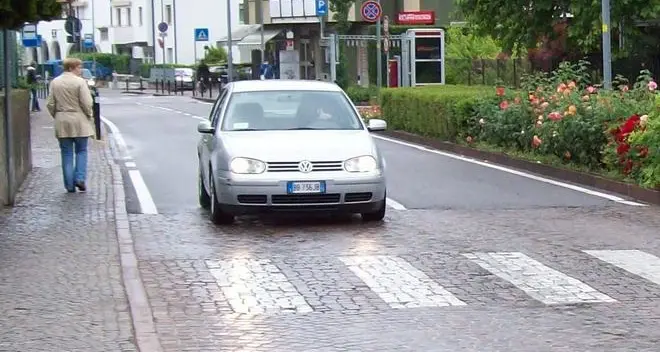 A Laives i dossi rallentatori diventano «amplificatori»