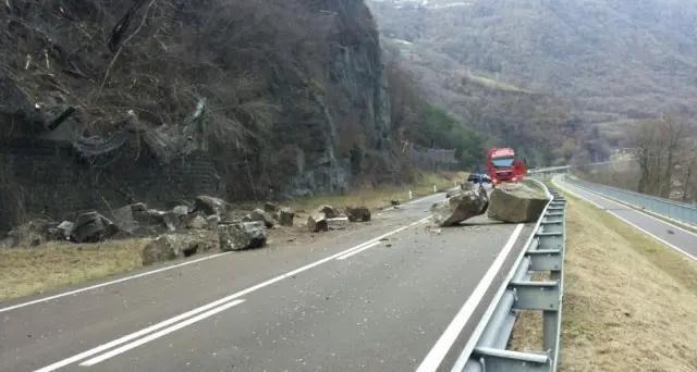 Frana di Campodazzo, la statale del Brennero resta chiusa per altre tre settimane