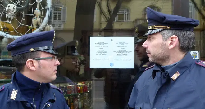 Via Marconi, la questura mette i sigilli al bar “La Rossa”