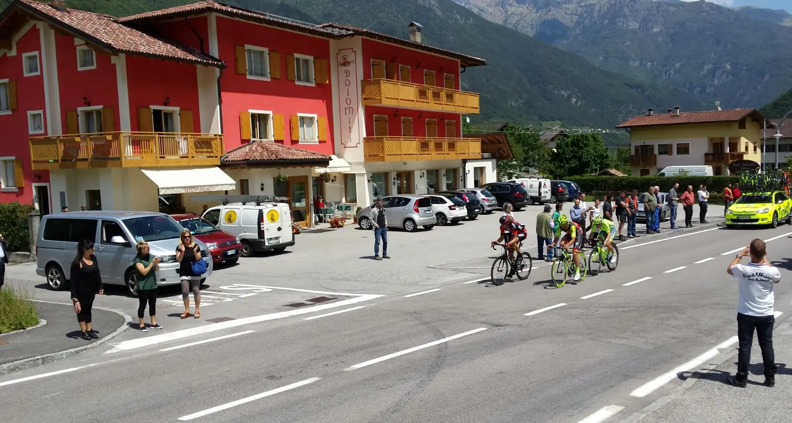 Vince Kluge, Oss ripreso solo nel finale dopo una lunghissima fuga