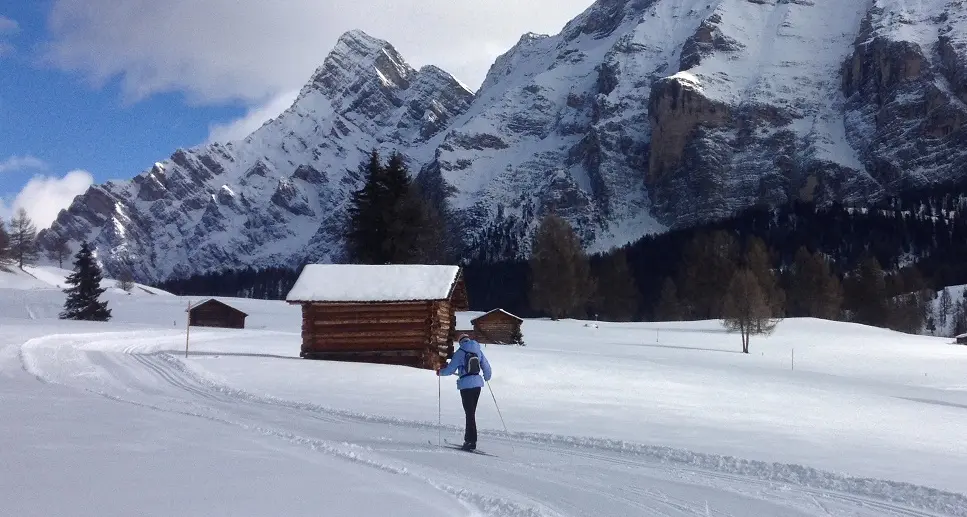 Vista sulle Dolomiti dalla nuova pista da fondo Armentara