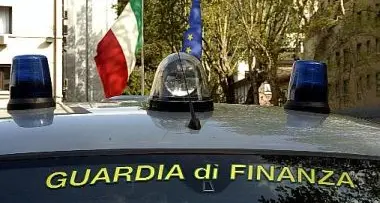 Revisioni auto fasulle, due arresti della Guardia di Finanza a Bolzano
